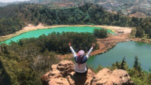 Wisata Sehari Dataran Tinggi Dieng
