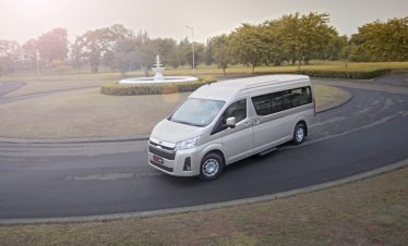 Terjangkau dan Nyaman: Keuntungan Sewa Hiace di Jogja